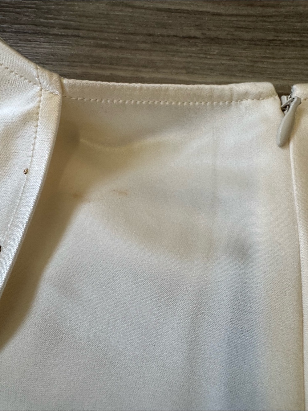 St. John Cream Satin Sleeveless Cowl Neck Studded Blouse Size Medium - Picture 10 of 12